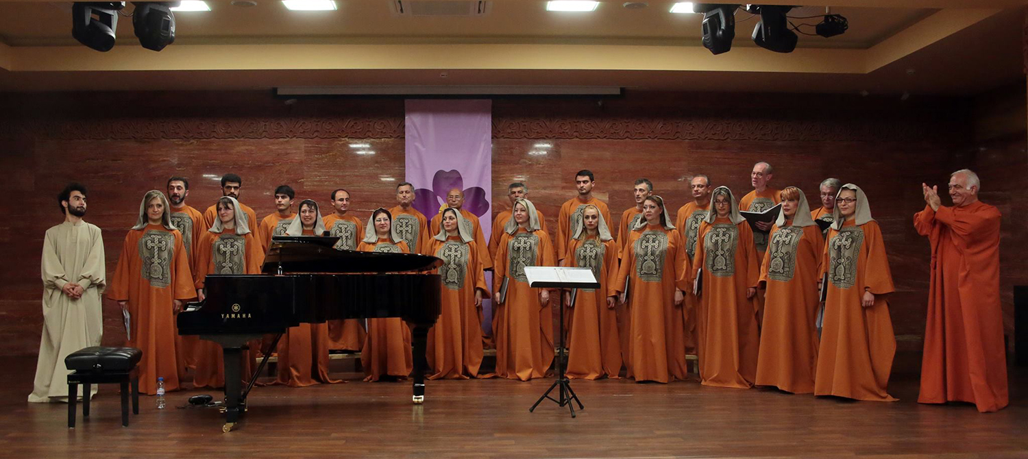 In 2015 The Yerevan State Chamber Orchestra collaborated with the jazz pianist and composer Tigran Hamasyan. Togeher they went on a concert tour across Europe, where they performed «Լոյս ի լուսոյ» | “Luys I luso” (Light from the Light) dedicated to the 100th commemoration of the Armenian Genocide. Within the frames of this project they recorded an album of sacred religious music by Mesrop Mashtots, Grigor Narekatsi, Anania Shirakatsi, and Komitas, arranged by the pianist himself for piano and choir (2014, ECM Records).