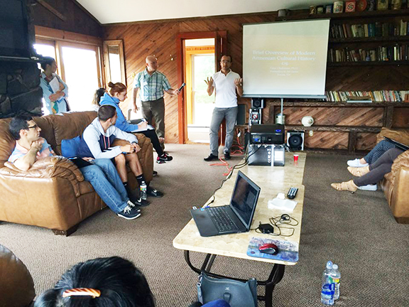 A scene from a talk presented by Dr. Khatchig Mouradian at the 2015 installment of Hamazkayin ArtLinks (Photo: Hamazkayin) 