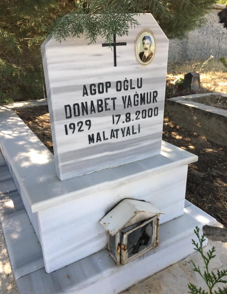 A sepulcher in the Armenian cemetery (Photo: Lilly Torosyan)