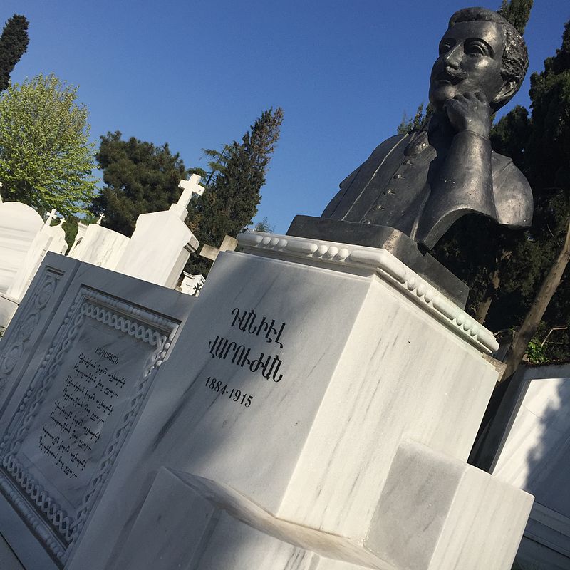 Daniel Varoujan's memorial at the Şişli Armenian Cemetery of Istanbul (Photo: Rupen Janbazian