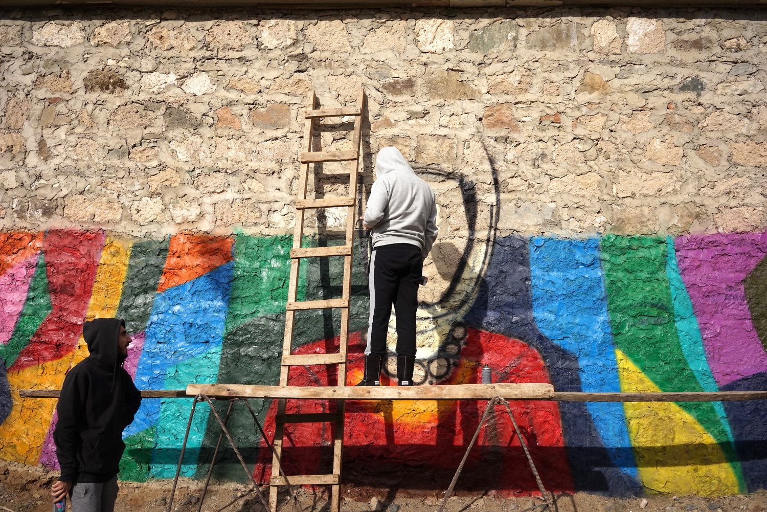 The making of the mural 