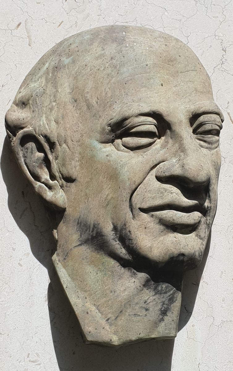 Bronze bas-relief of Moushegh Ishkhan at Melankton & Haig Arslanian Djemaran (Sculpture: by Movses Guloyan)