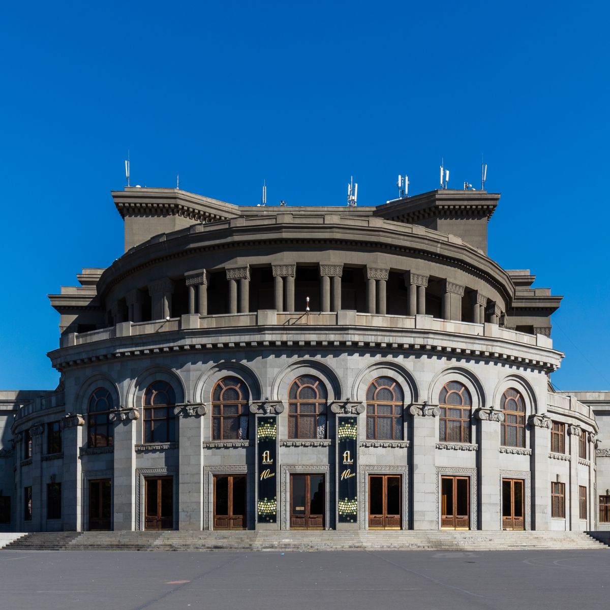 the National Academic Theatre of Opera and Ballet, which Tamanian designed, stands out as an absolute masterpiece.
