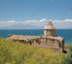 Hovannisian’s ‘The Hidden Map’ and Karanian’s ‘The Armenian Highland’  to make Canadian debuts at POM 2019