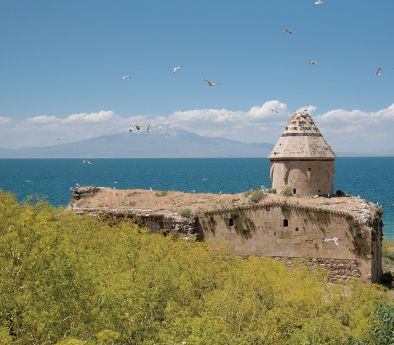 Hovannisian’s ‘The Hidden Map’ and Karanian’s ‘The Armenian Highland’  to make Canadian debuts at POM 2019