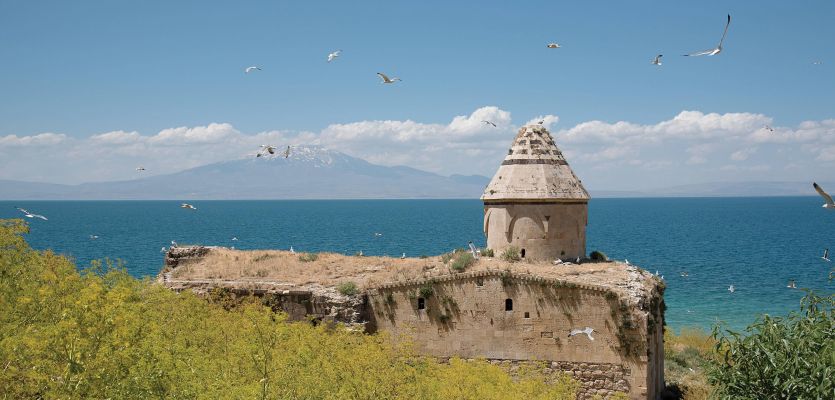 Hovannisian’s ‘The Hidden Map’ and Karanian’s ‘The Armenian Highland’  to make Canadian debuts at POM 2019