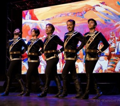 “Kochari" - Hamazkayin Toronto Erepuni Dance Ensemble